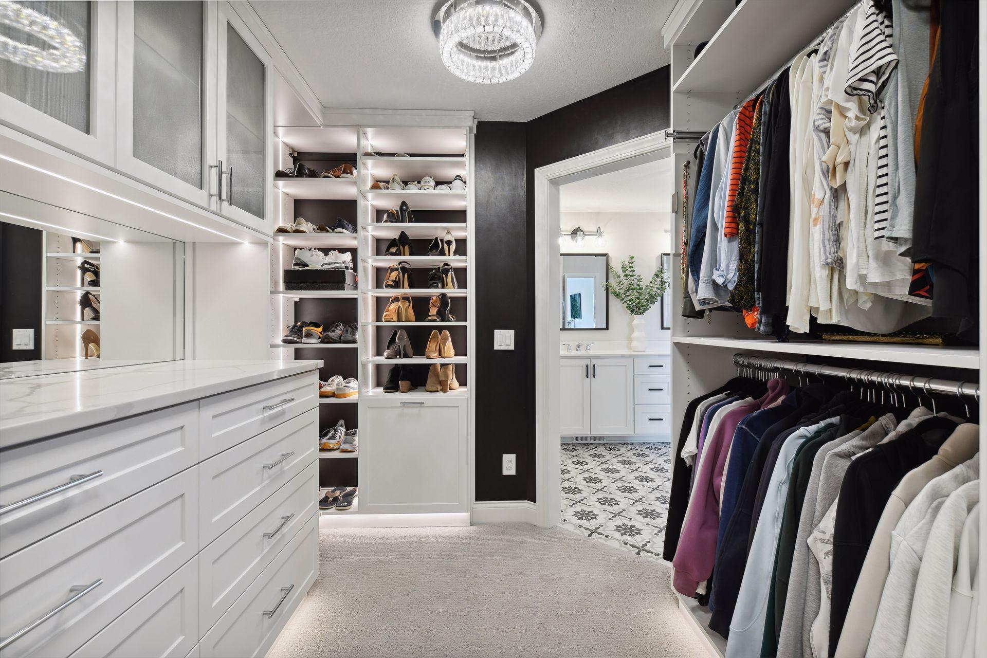 6859 Lily Lane