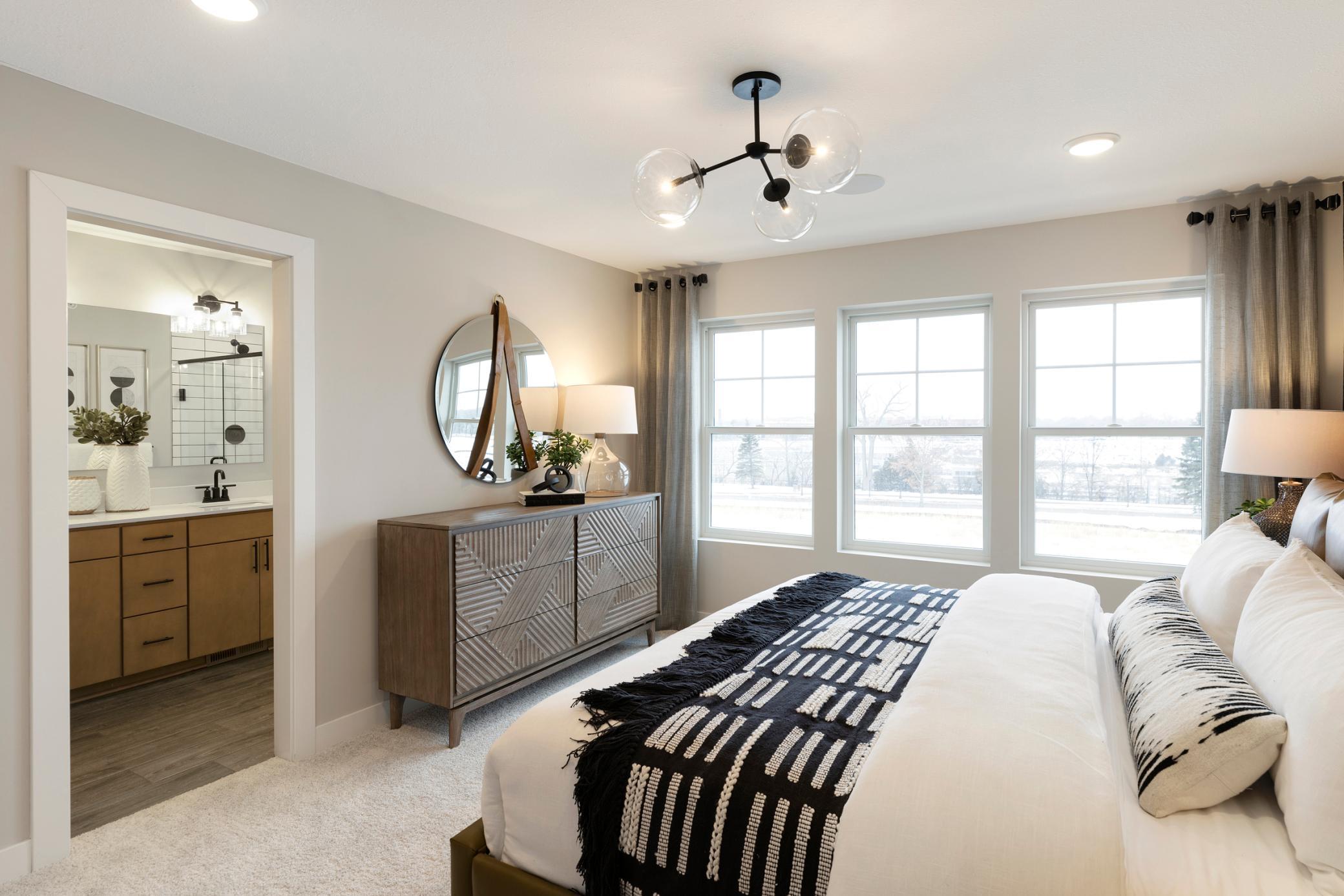 906 Woodlawn Avenue Unit: A