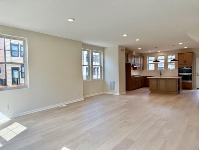 906 Woodlawn Avenue Unit: A