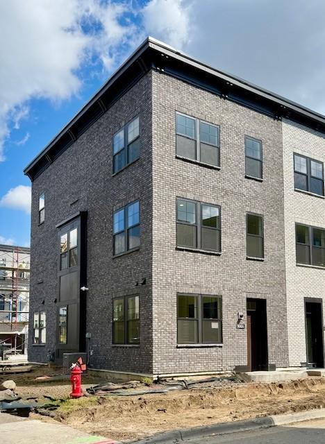906 Woodlawn Avenue Unit: A