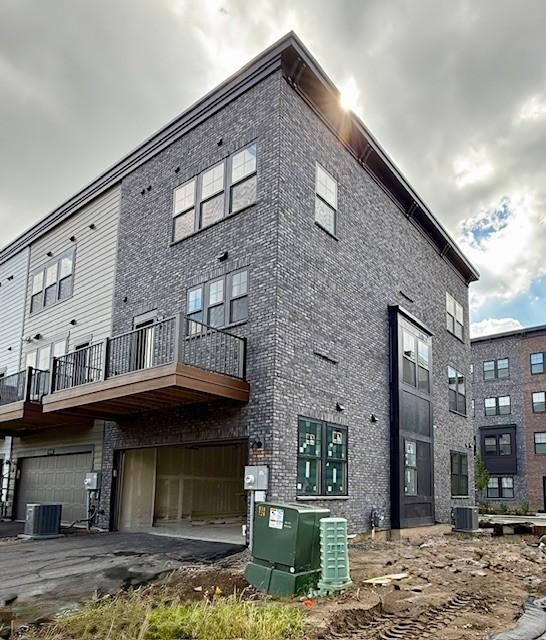 906 Woodlawn Avenue Unit: A