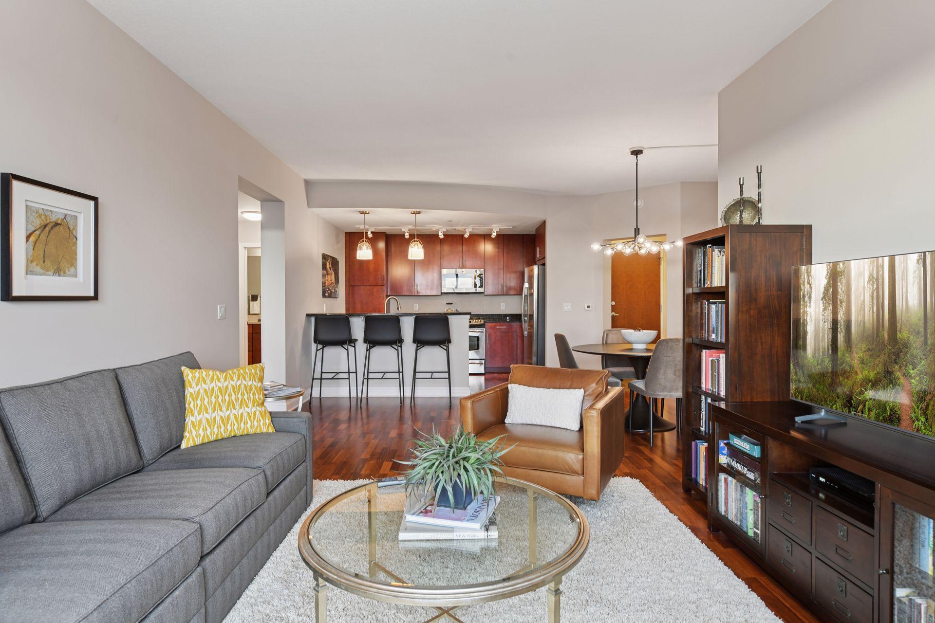 100 3rd Avenue S Unit: 2201