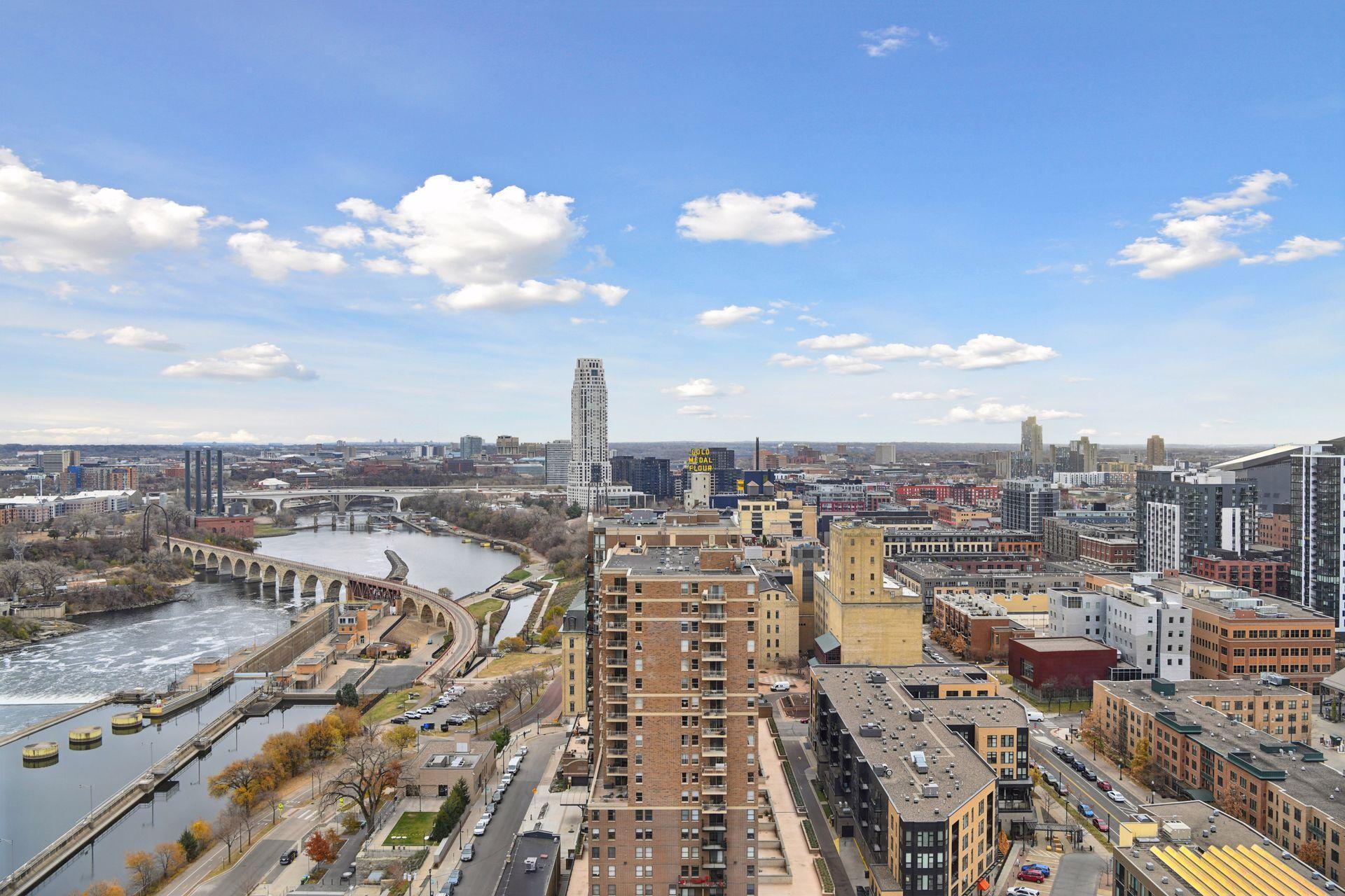 100 3rd Avenue S Unit: 2201