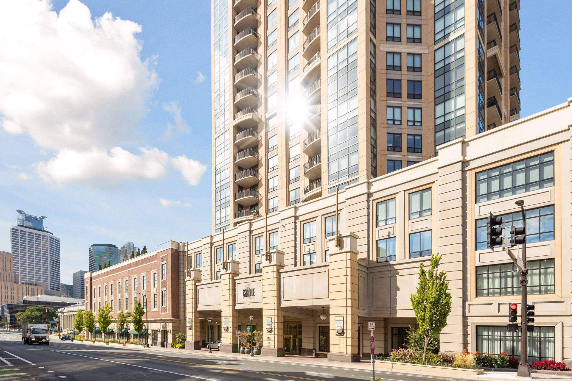 100 3rd Avenue S Unit: 2201