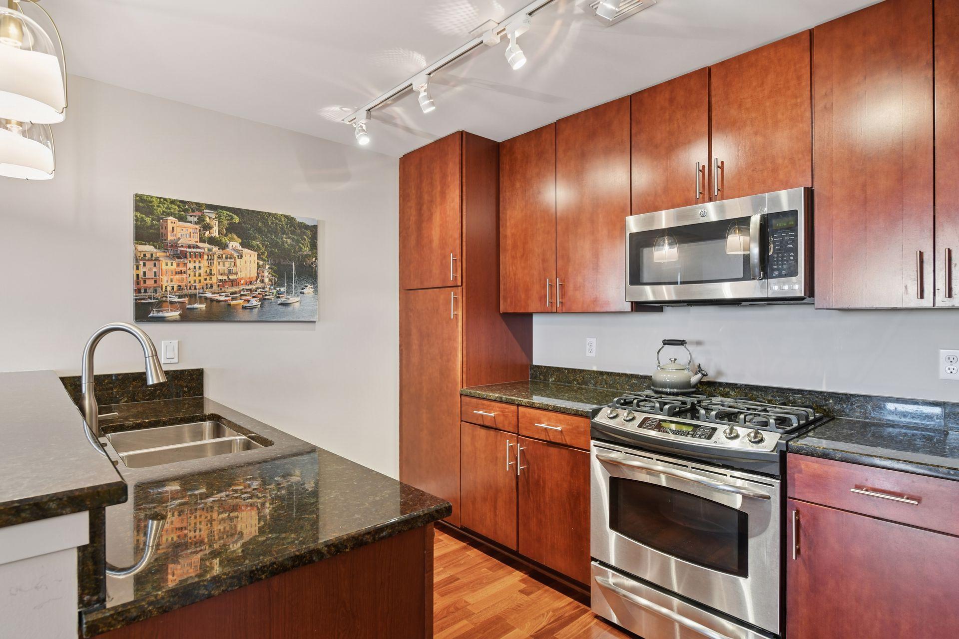 100 3rd Avenue S Unit: 2201