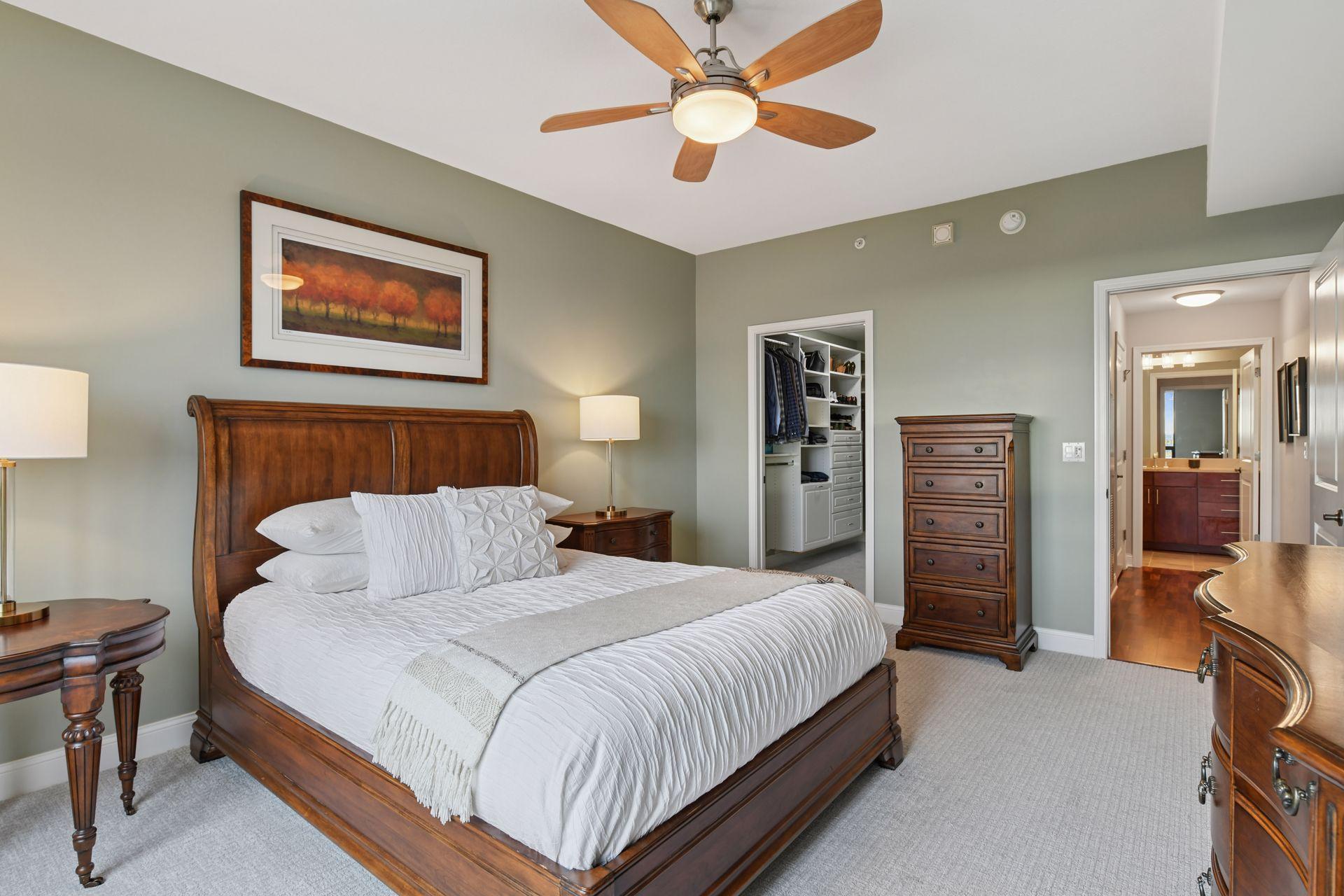 100 3rd Avenue S Unit: 2201