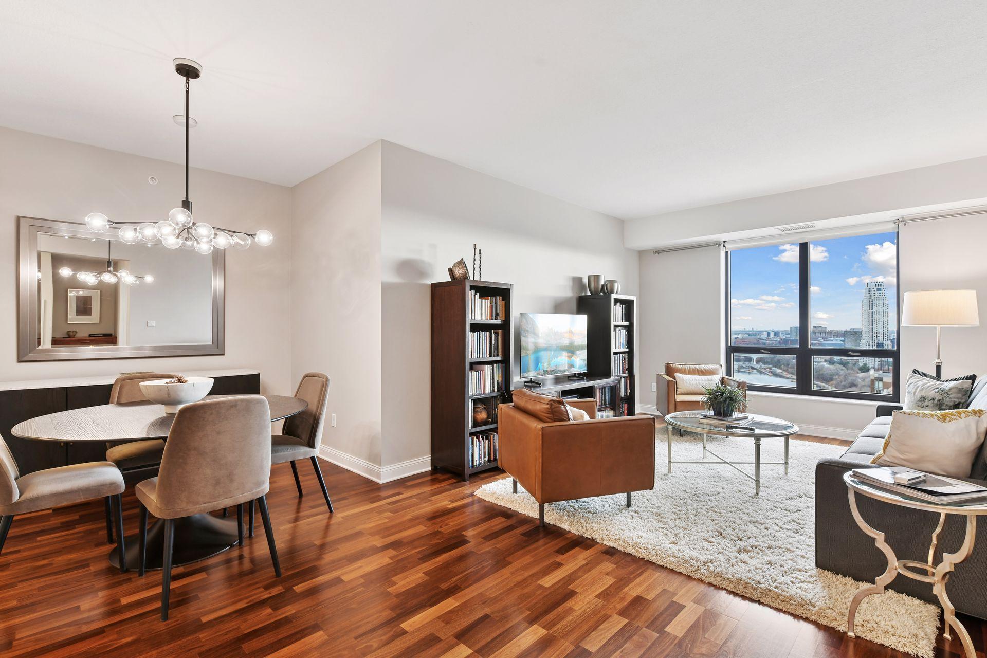 100 3rd Avenue S Unit: 2201