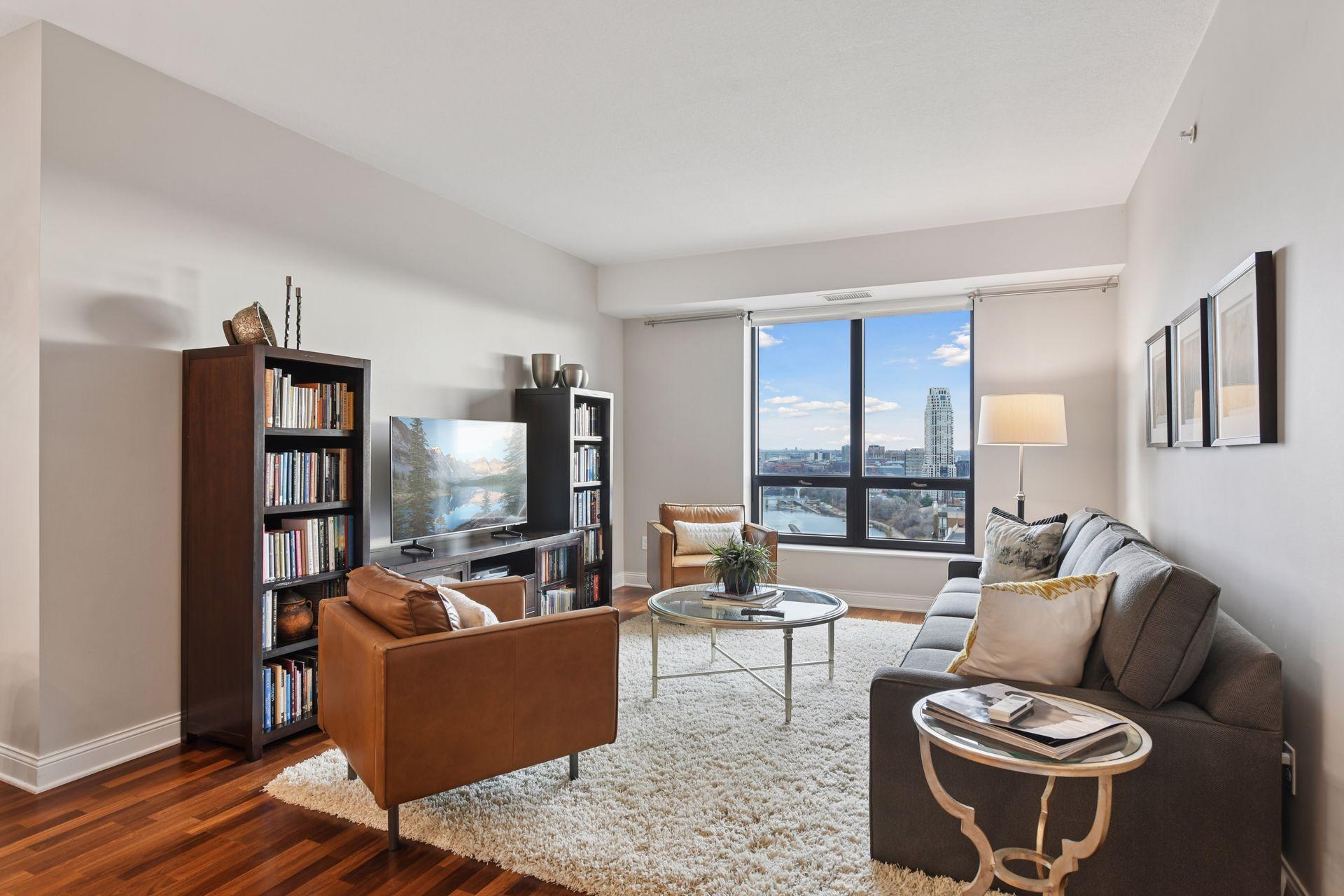 100 3rd Avenue S Unit: 2201