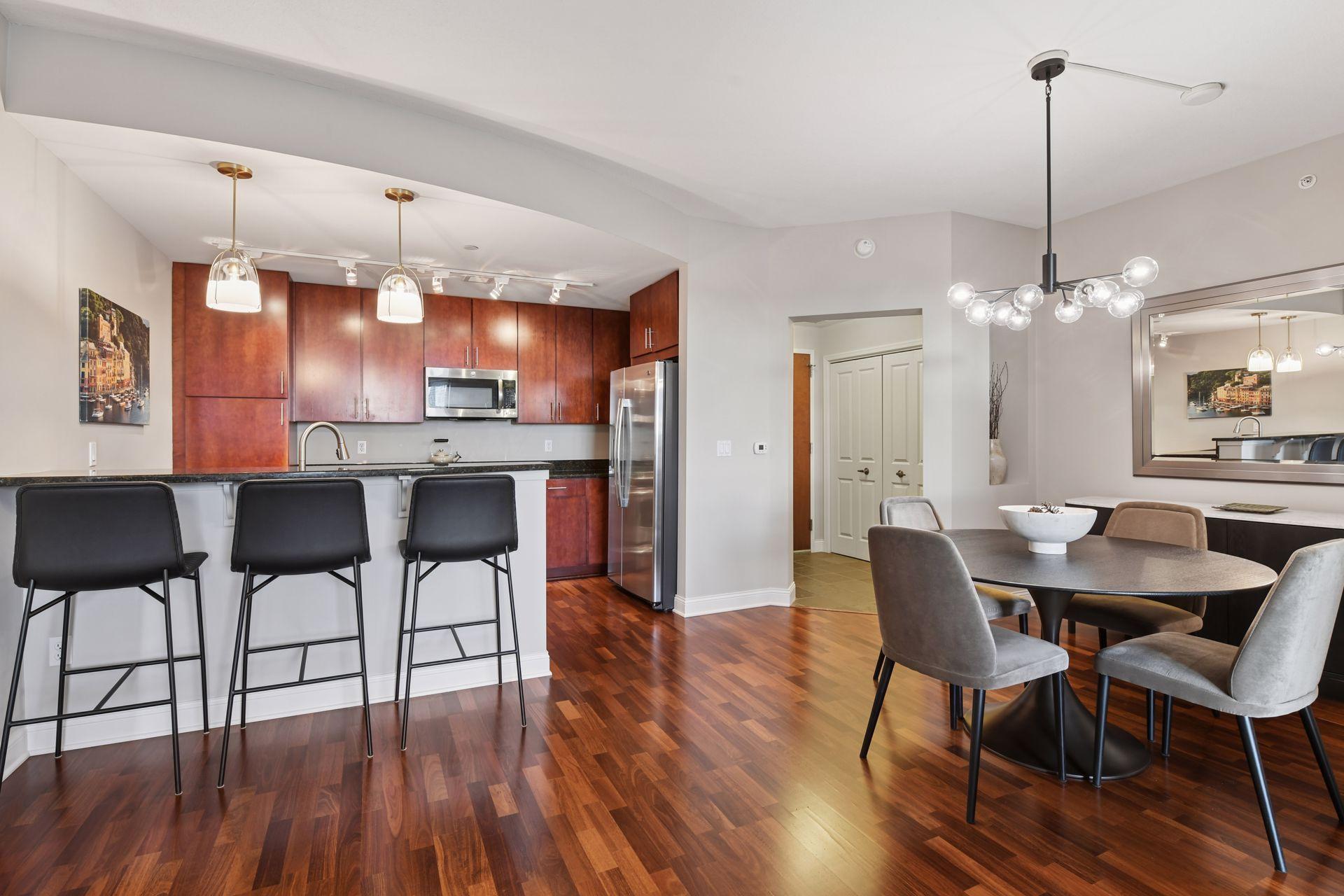 100 3rd Avenue S Unit: 2201