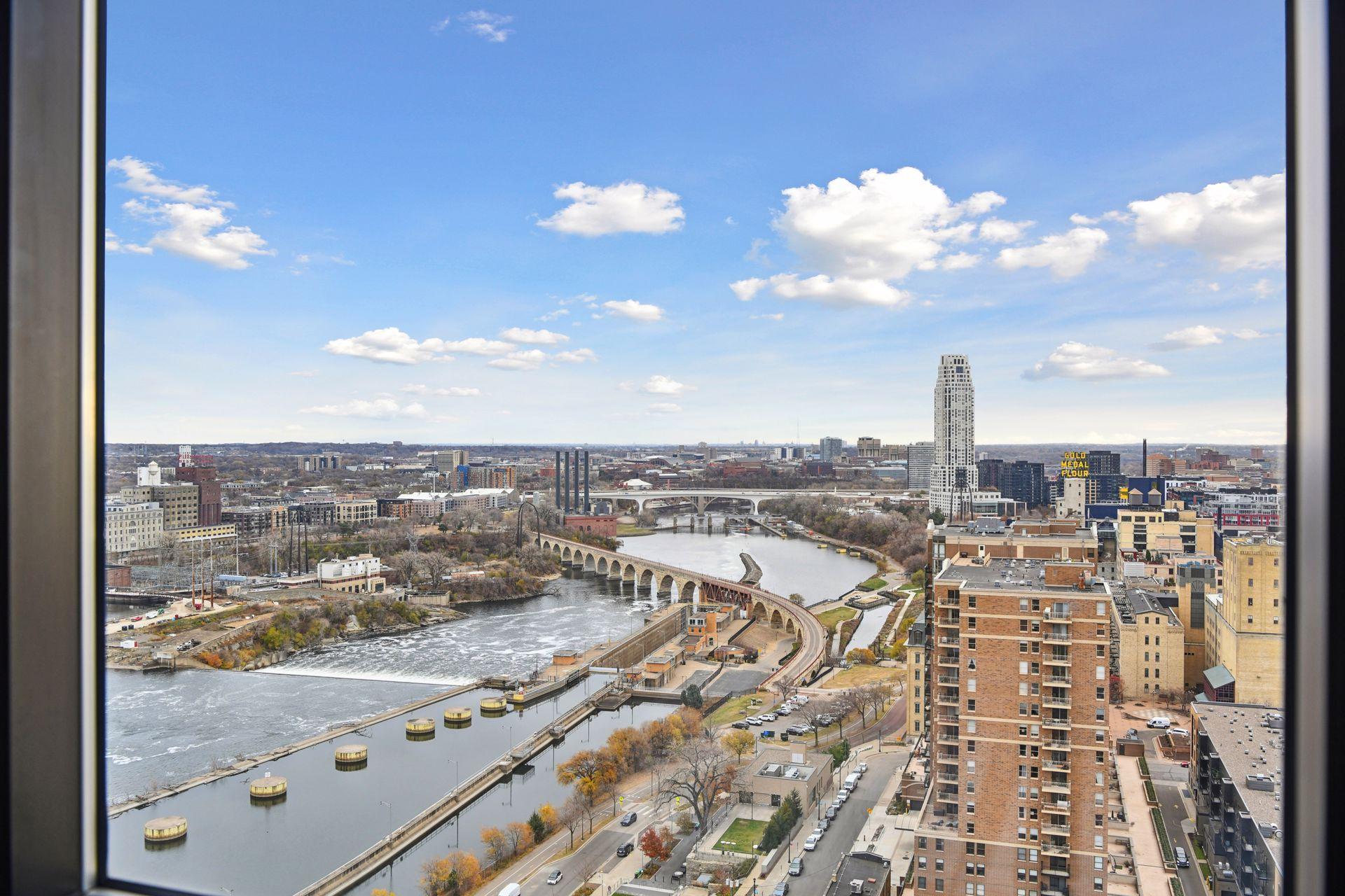 100 3rd Avenue S Unit: 2201