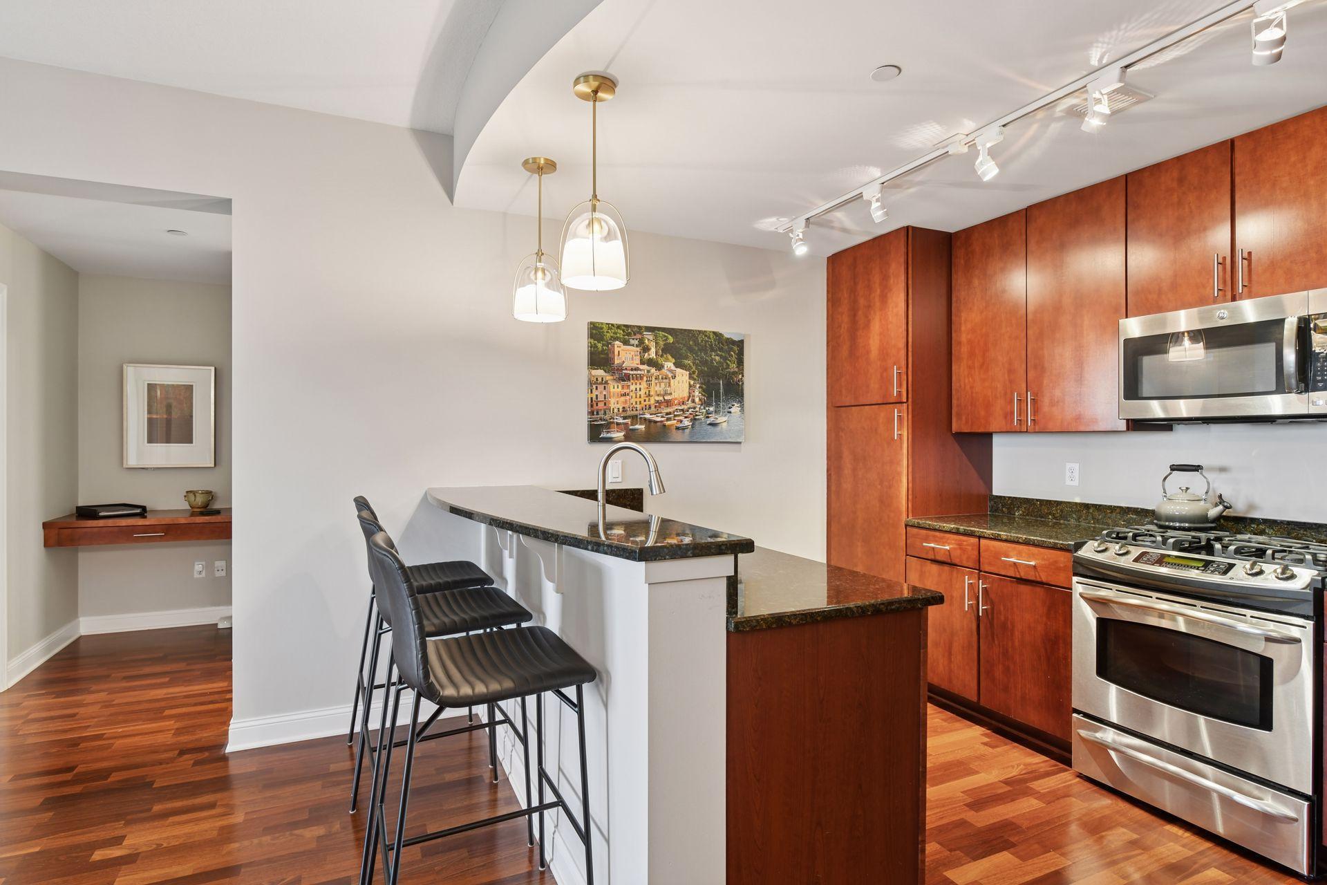 100 3rd Avenue S Unit: 2201