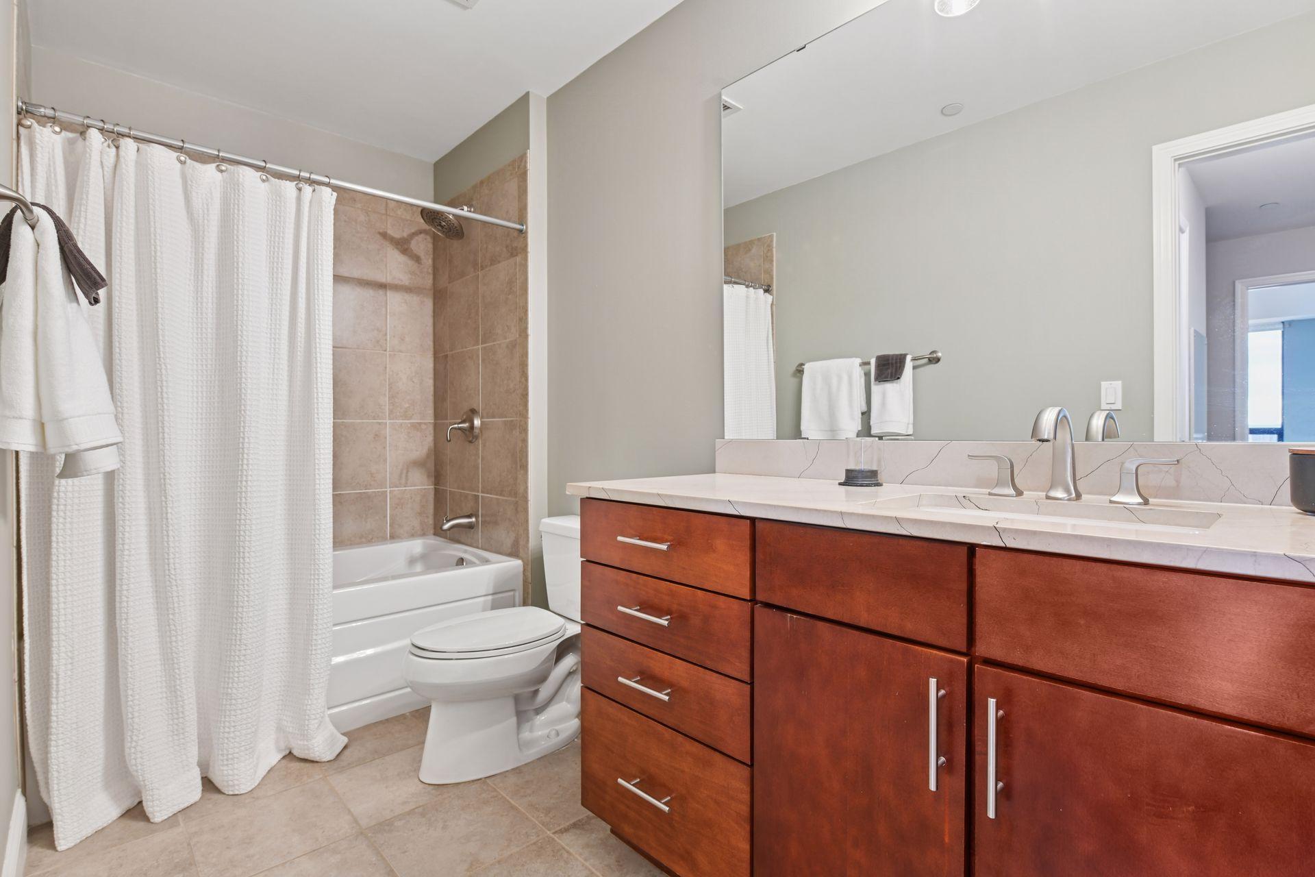 100 3rd Avenue S Unit: 2201