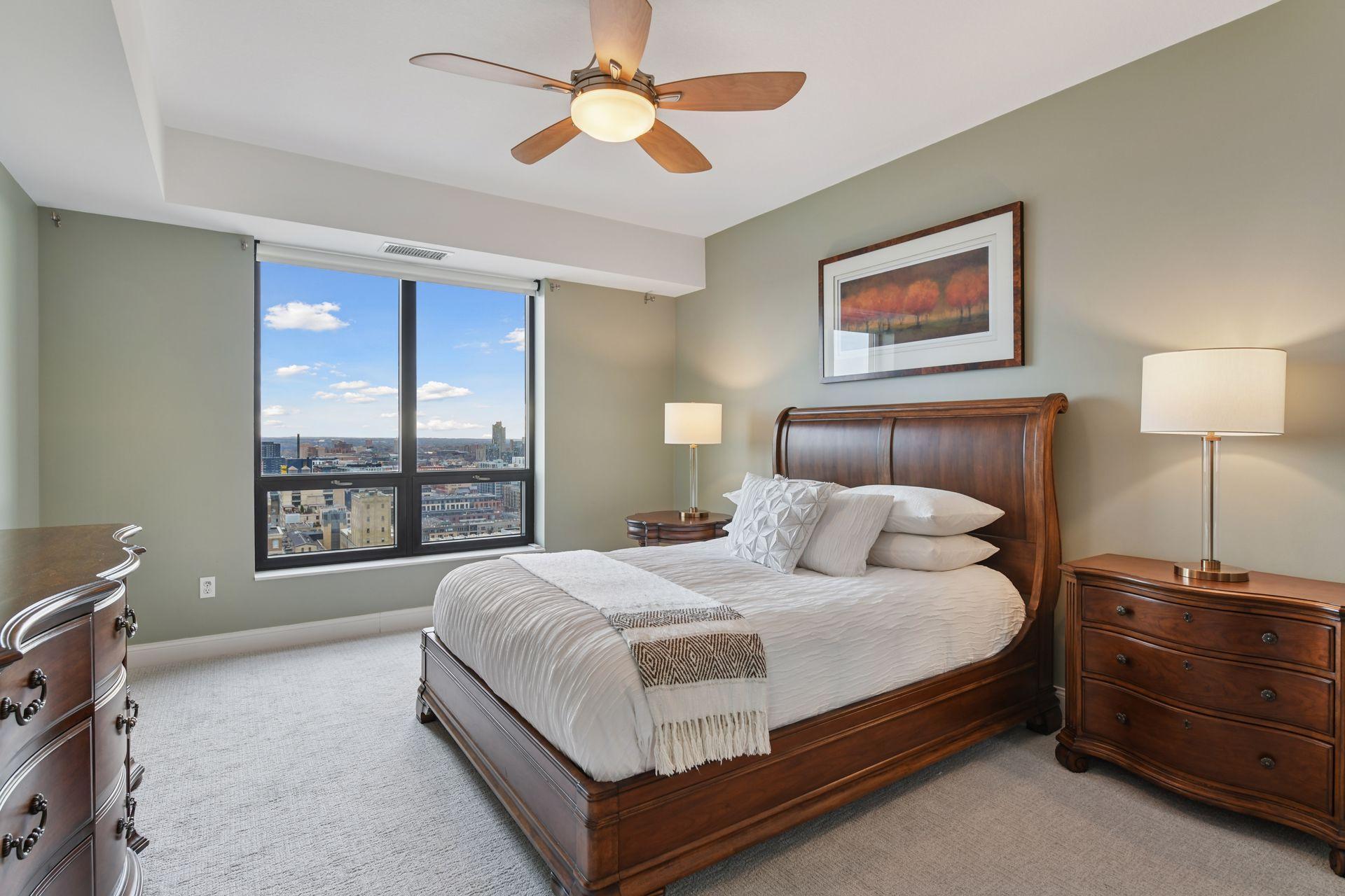 100 3rd Avenue S Unit: 2201