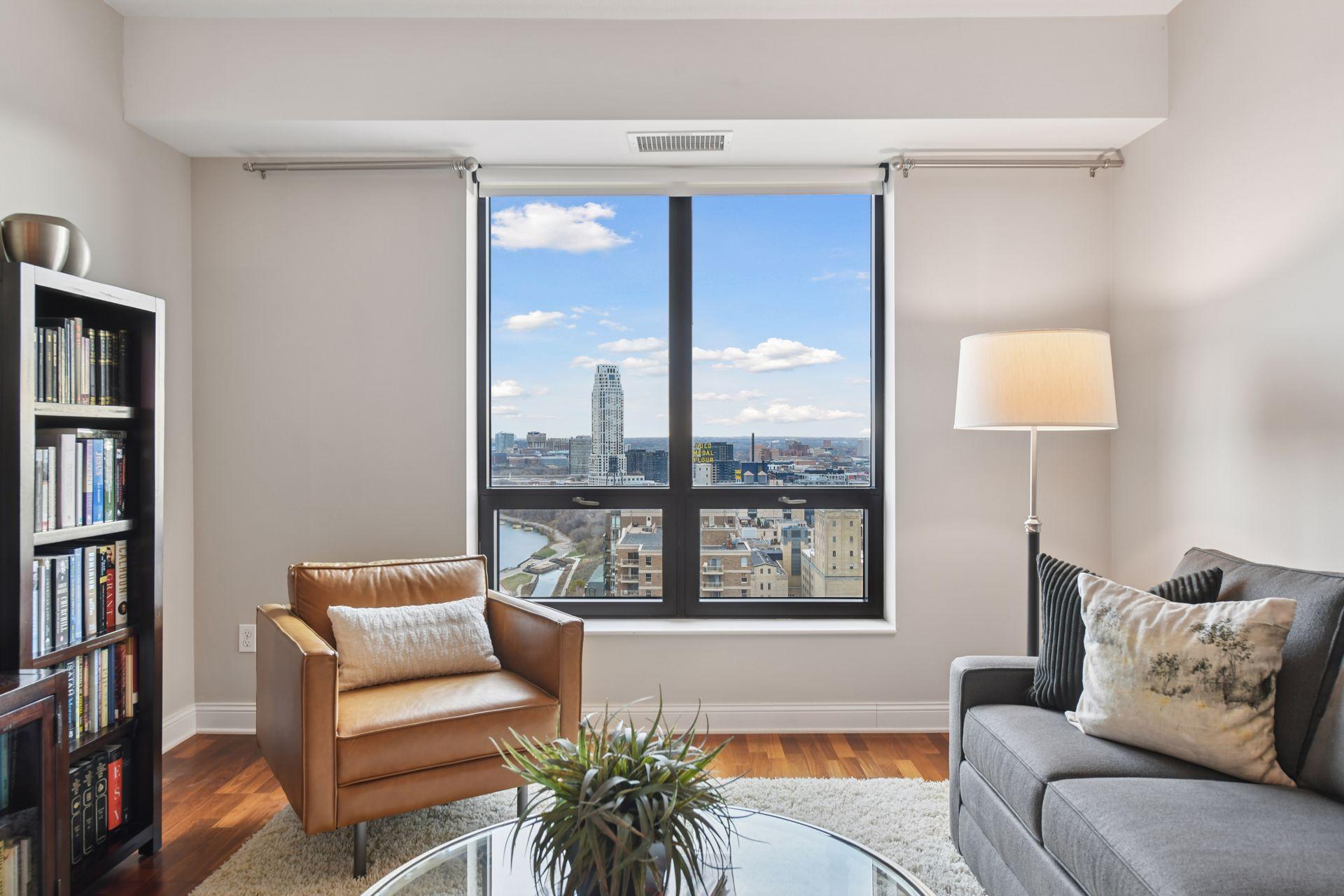 100 3rd Avenue S Unit: 2201