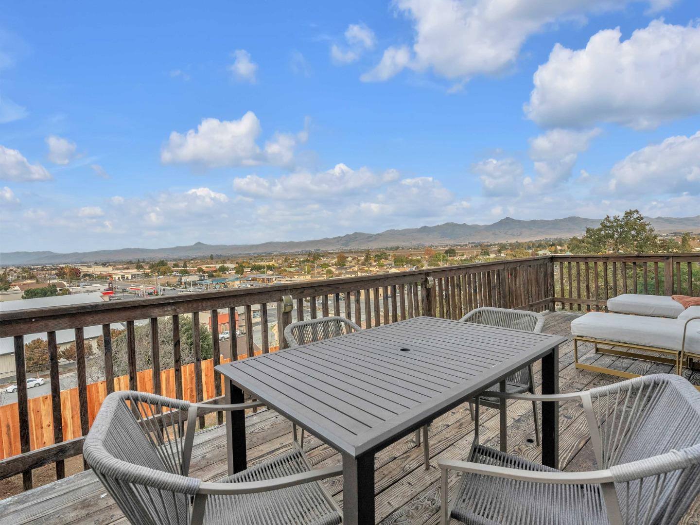 470 Vista Park Hill Court