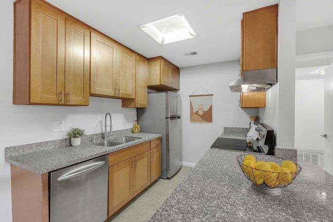 247 N Capitol Avenue Unit: 203