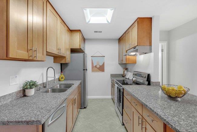 247 N Capitol Avenue Unit: 203