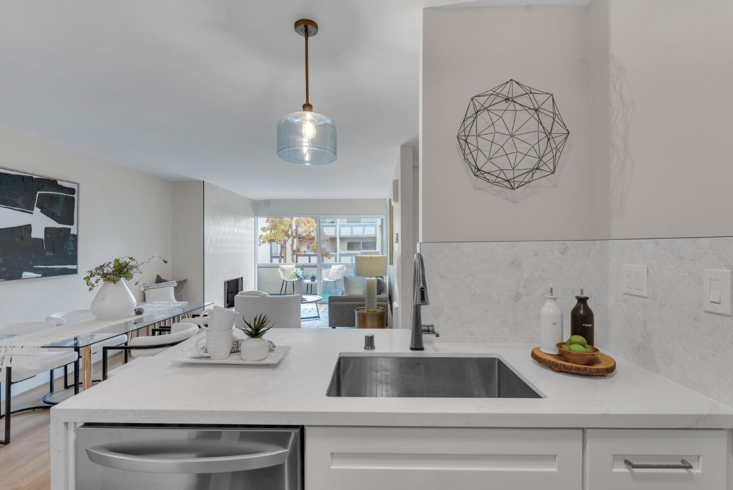 965 Shorepoint CT 206