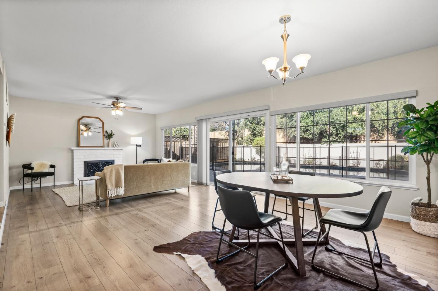 577 Amboy DR