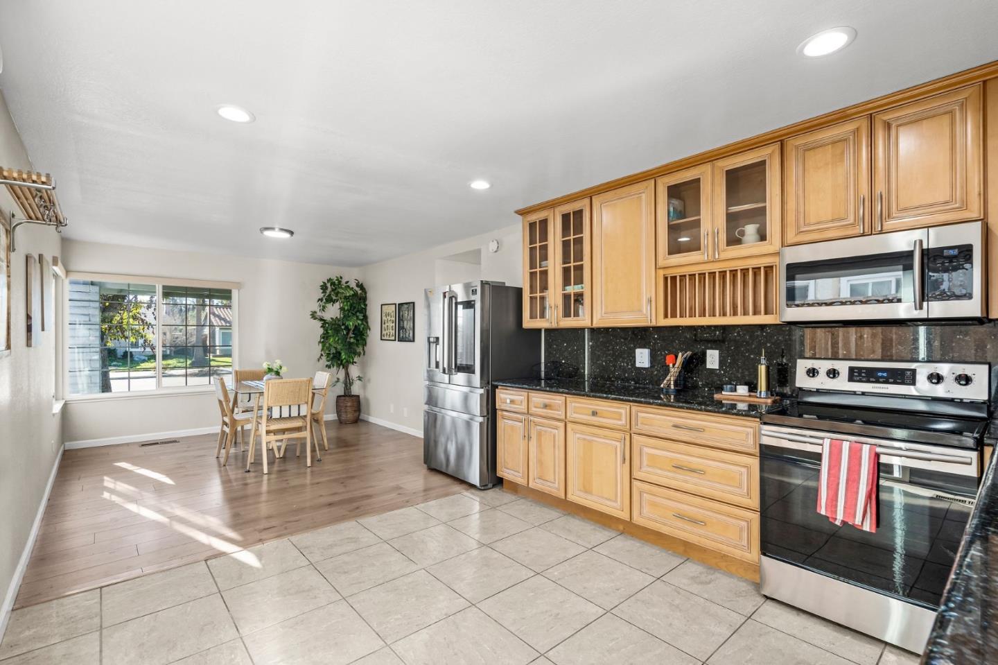 577 Amboy DR