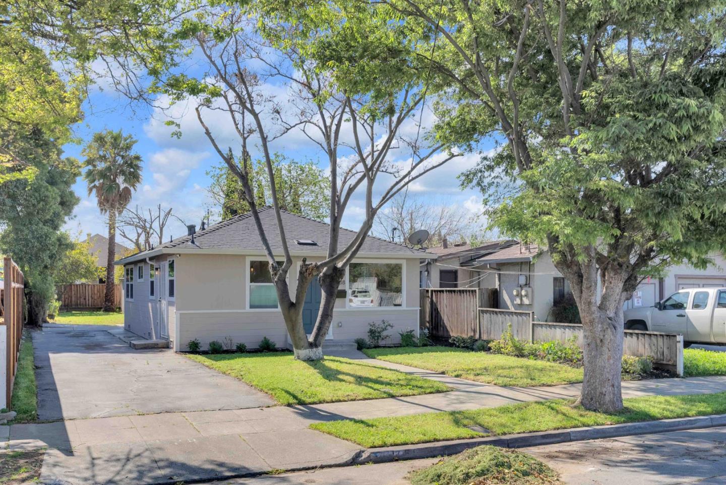 1638 Whitton AVE