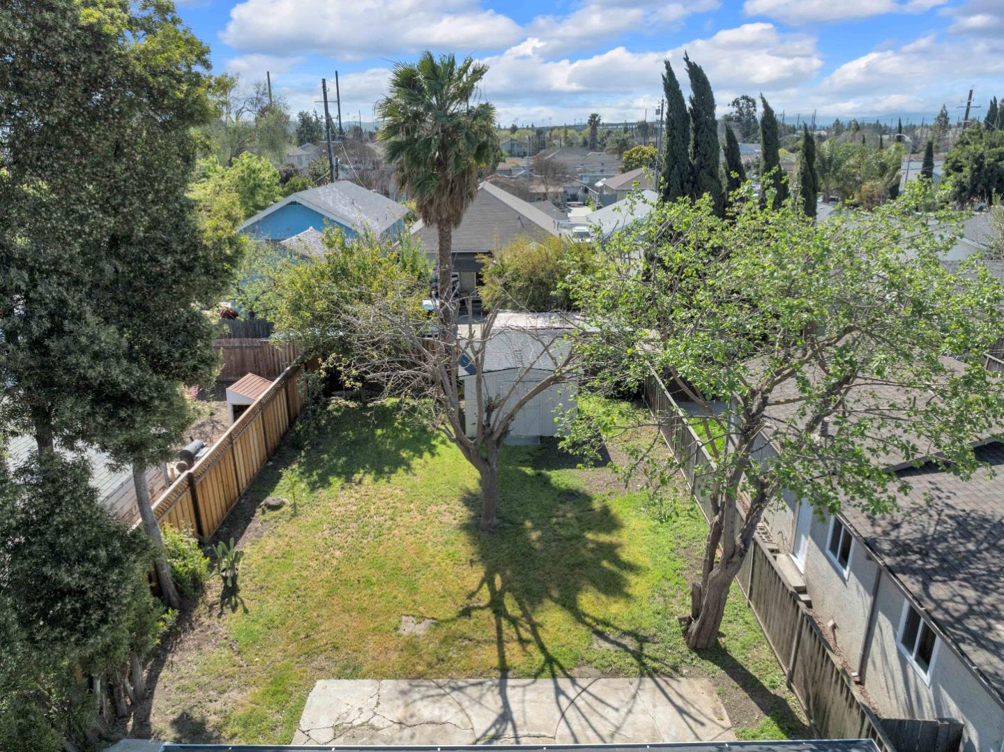 1638 Whitton AVE