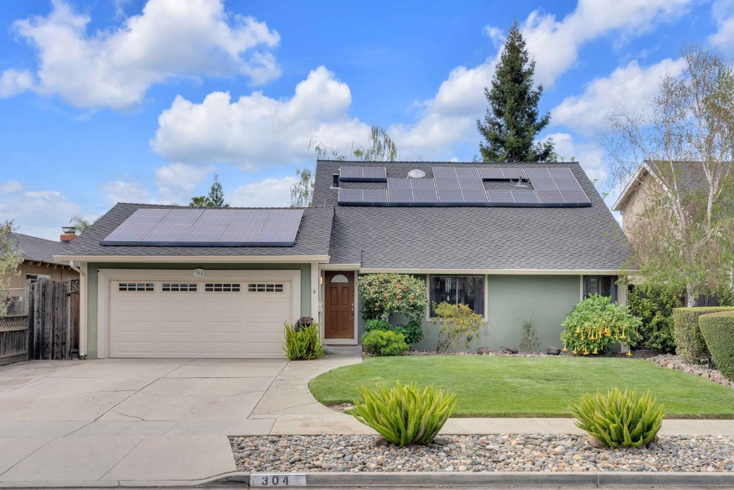 304 Henderson DR