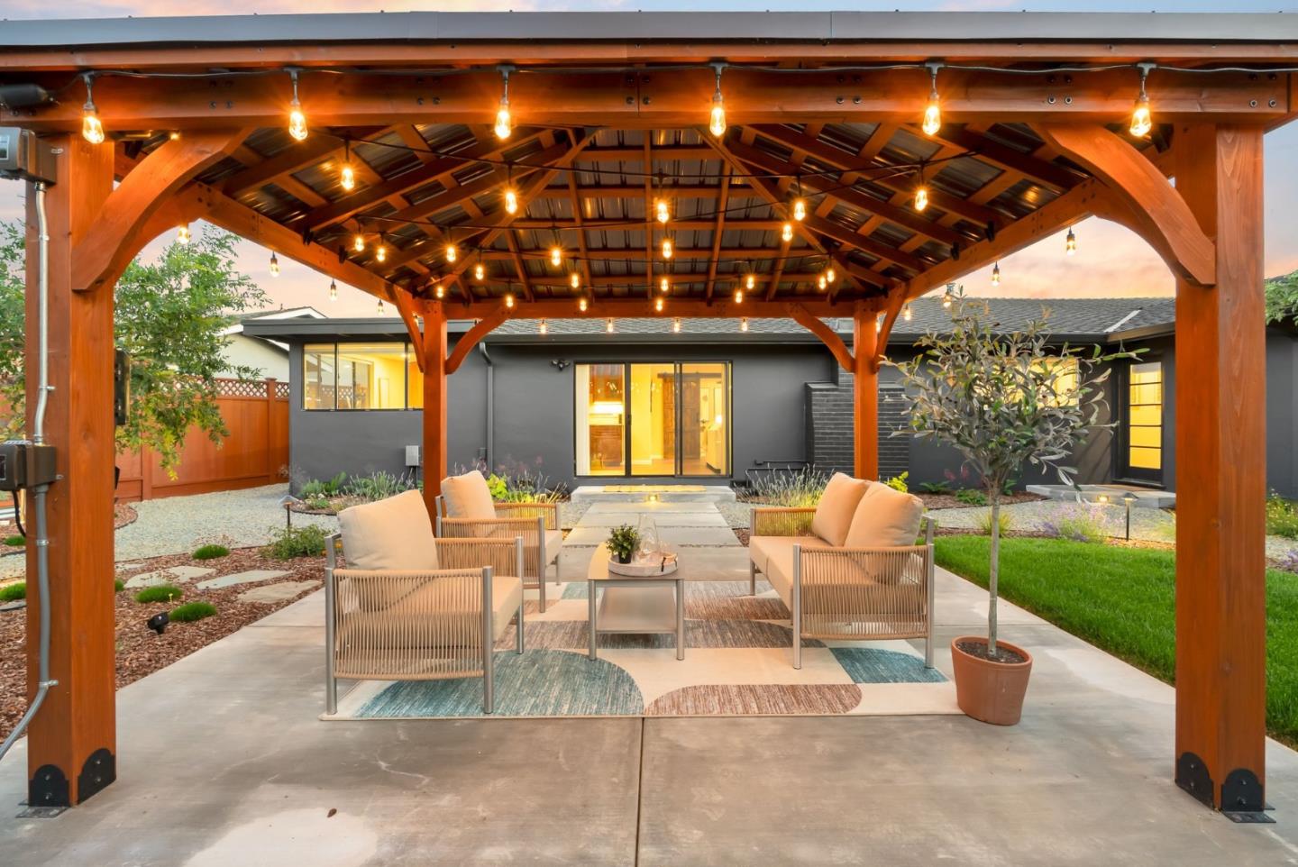 3904 Timberline DR