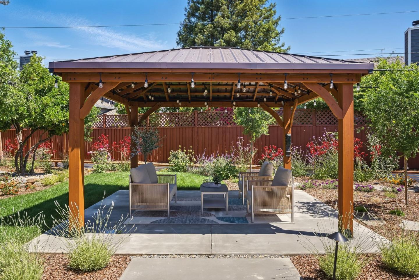 3904 Timberline DR