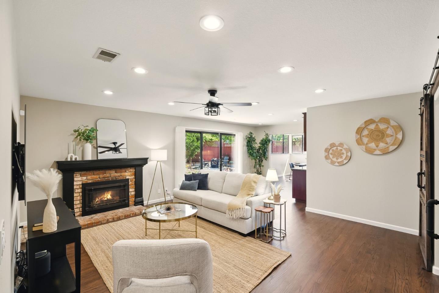 3904 Timberline DR