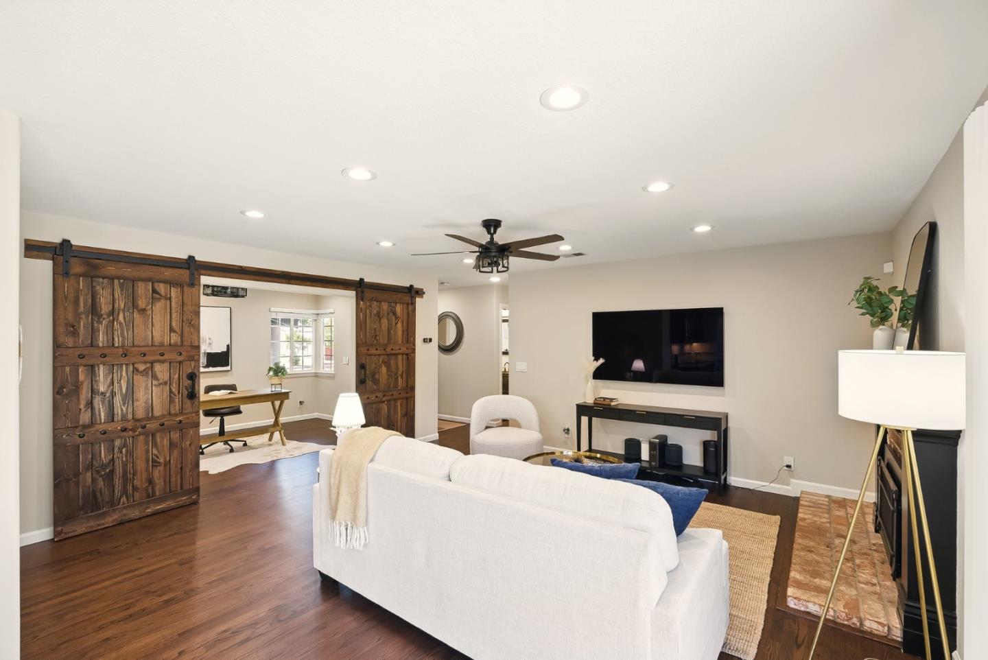 3904 Timberline DR