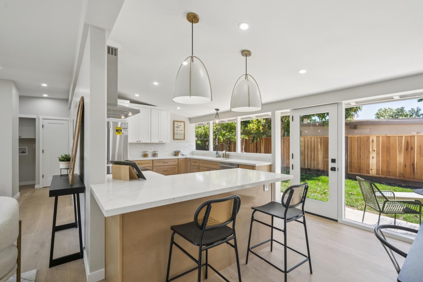 3050 Mauricia Avenue