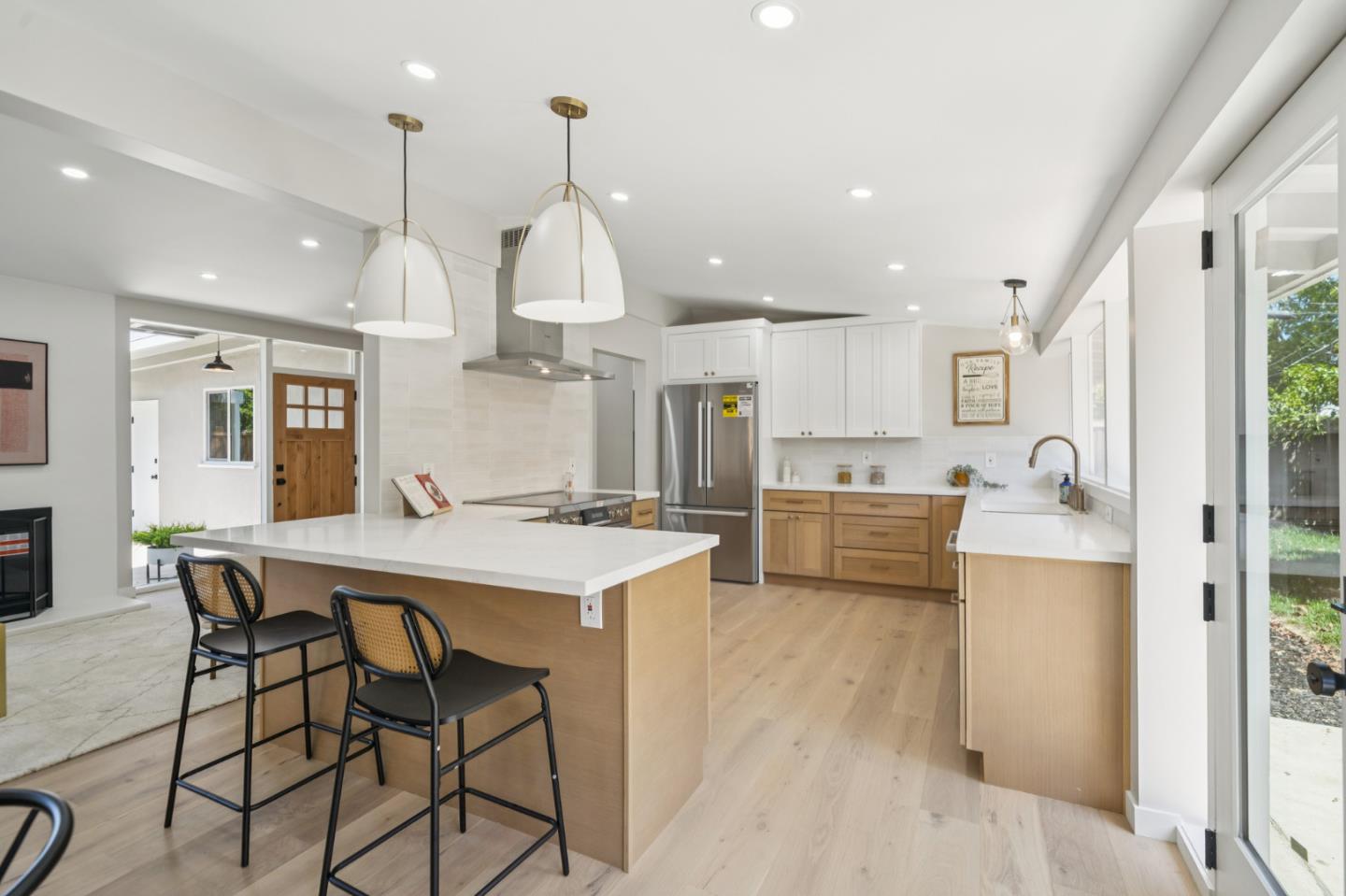 3050 Mauricia Avenue