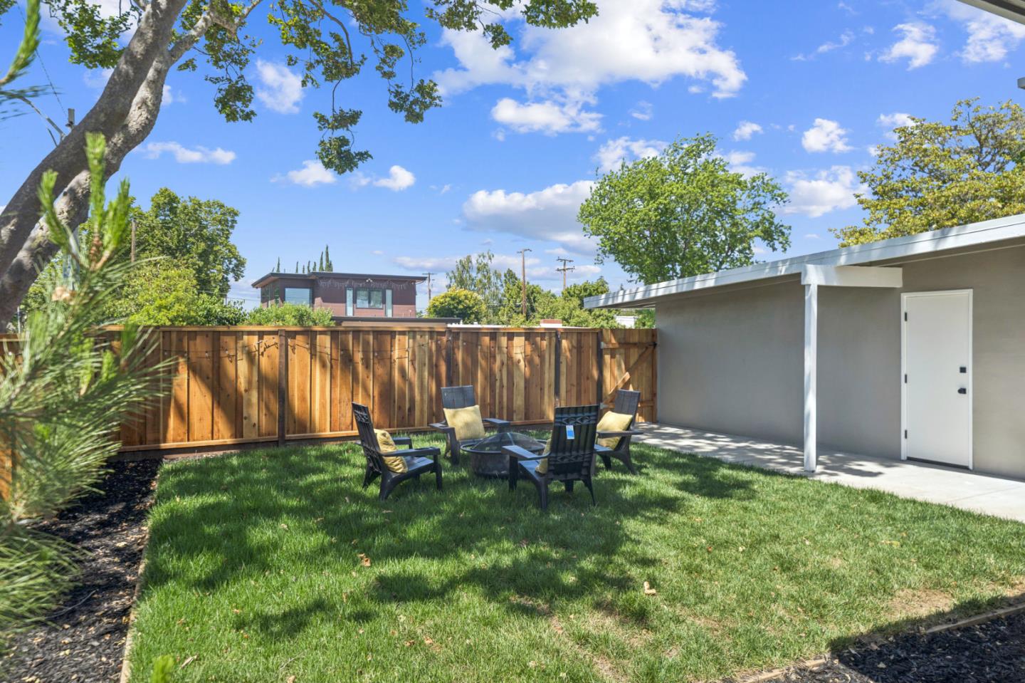 3050 Mauricia Avenue