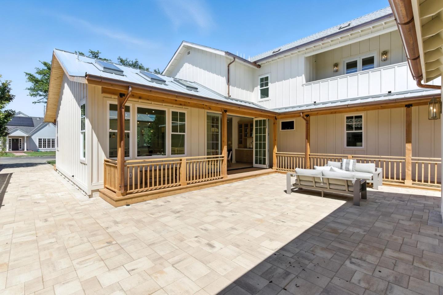 1192 Crescent Drive