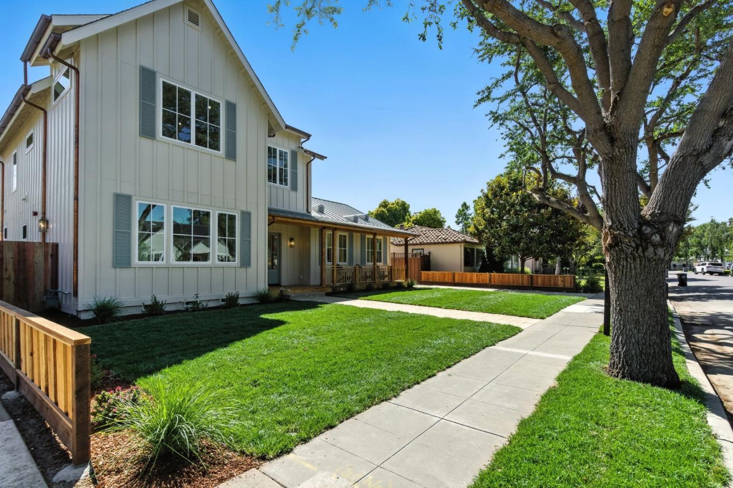 1192 Crescent Drive