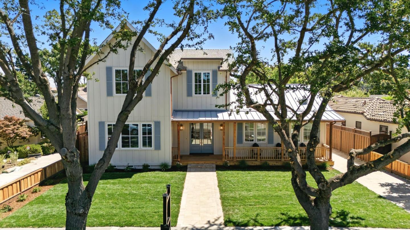 1192 Crescent Drive