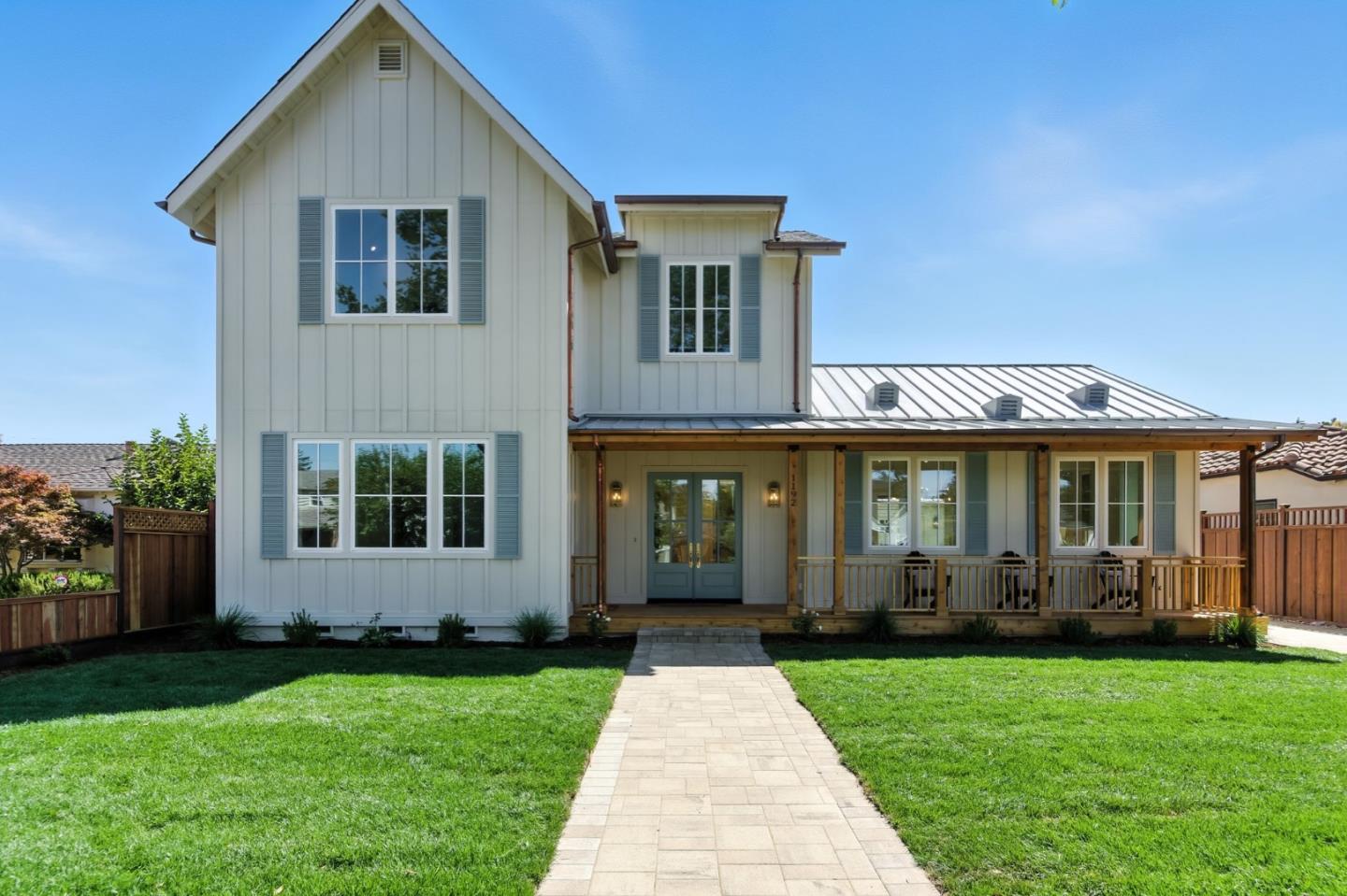 1192 Crescent Drive