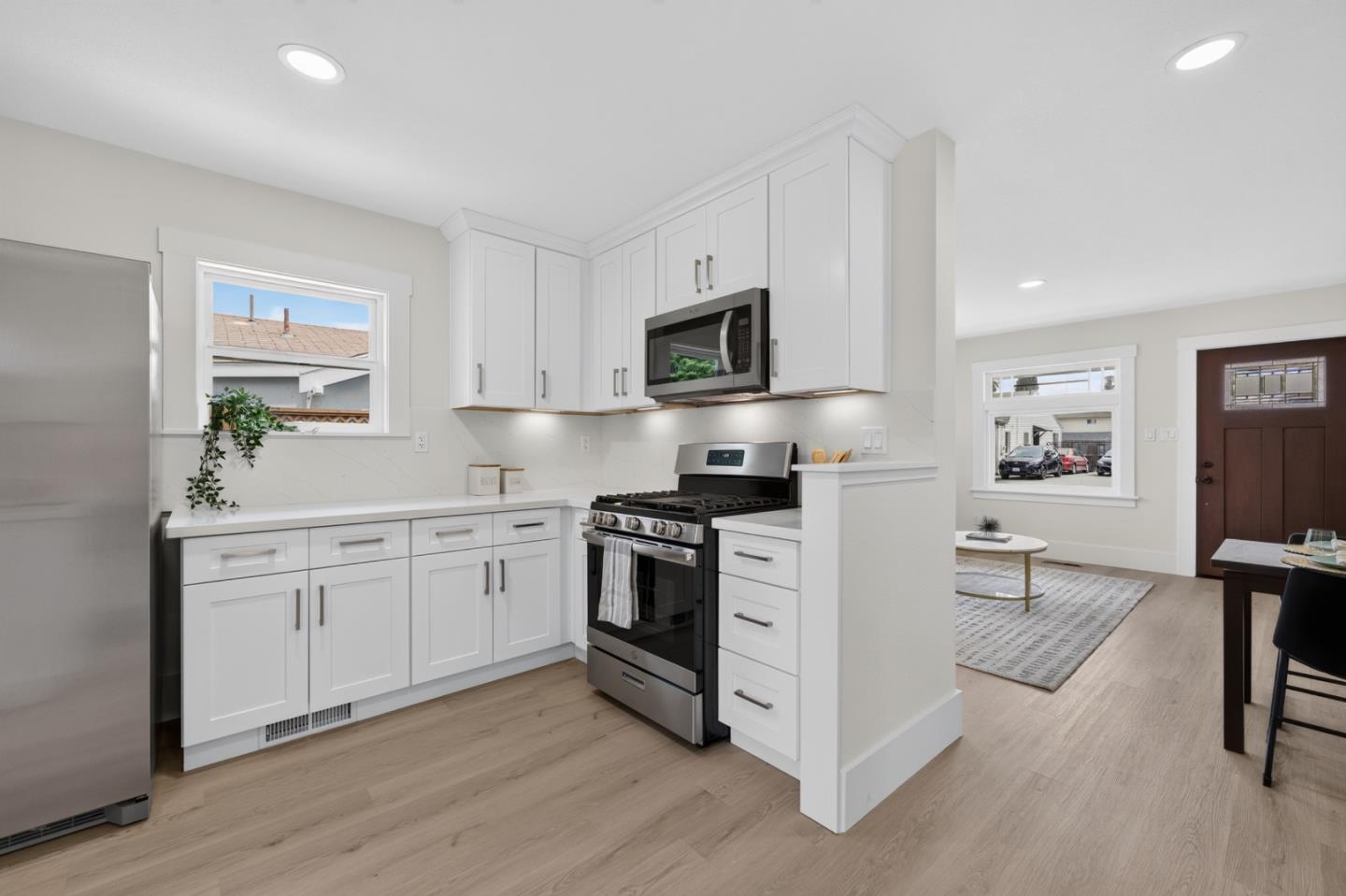 465 Rutland AVE