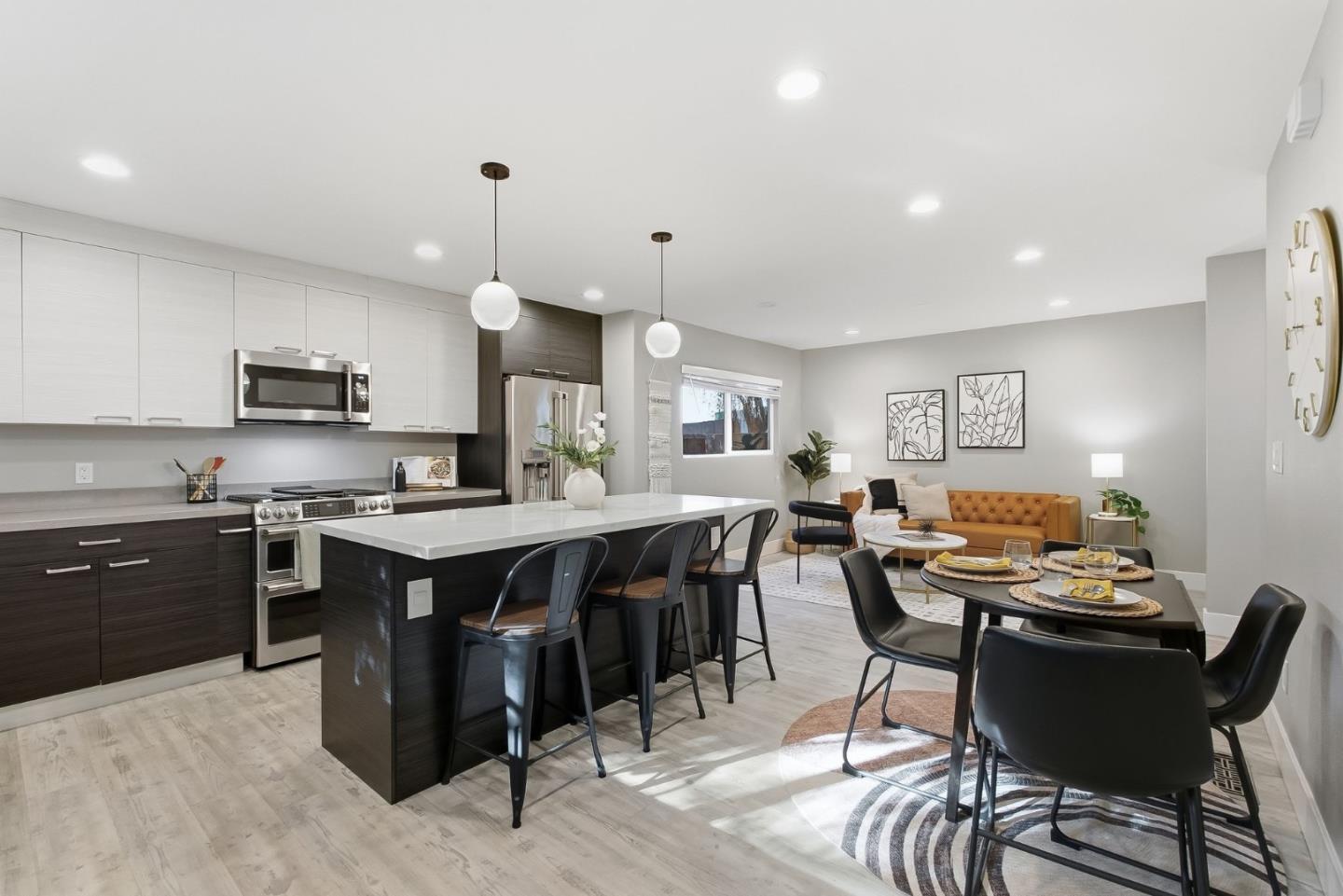 982 Wright AVE 3