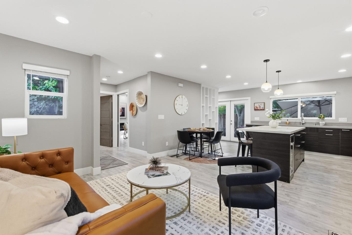 982 Wright AVE 3