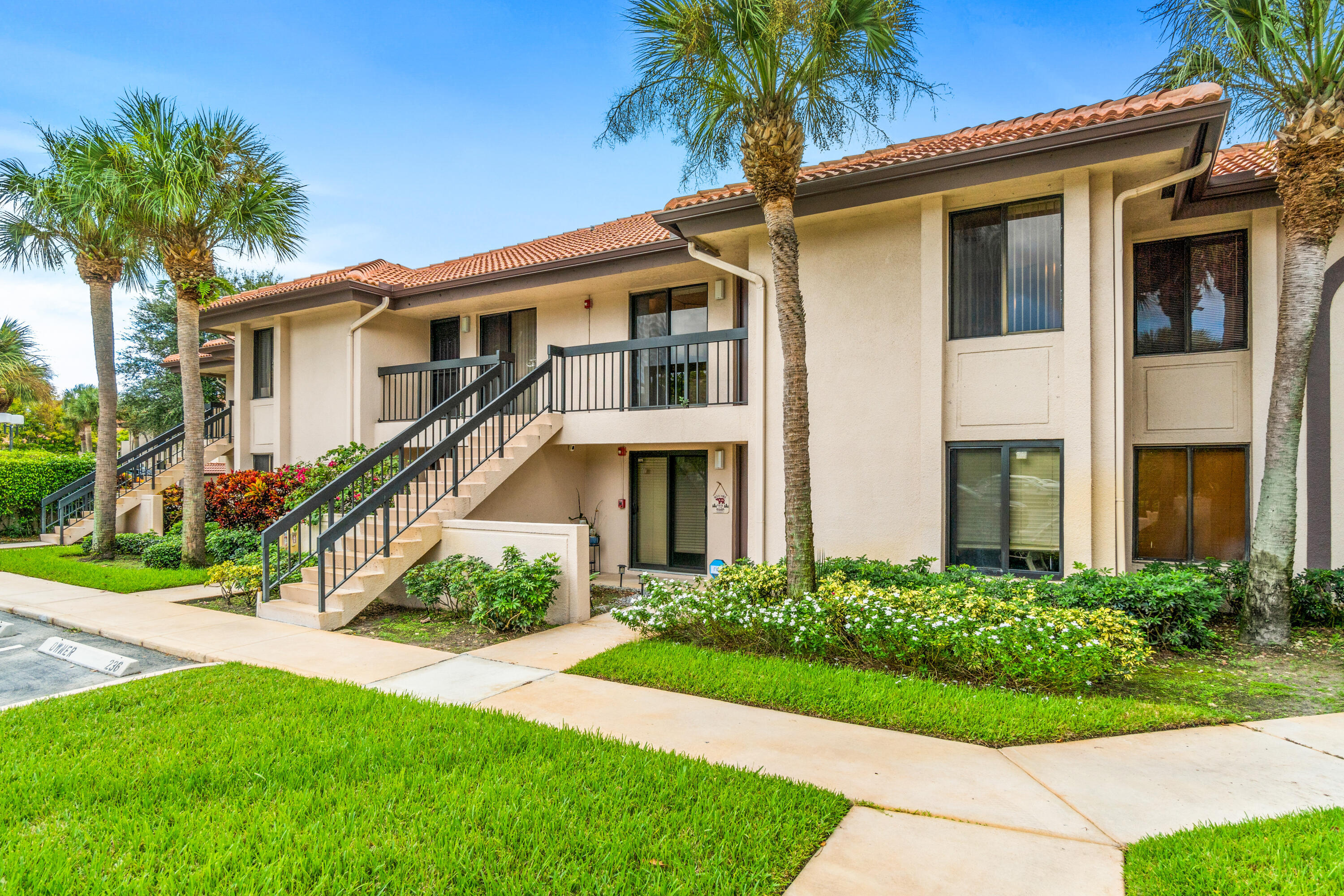 5151 W Club Circle 206
