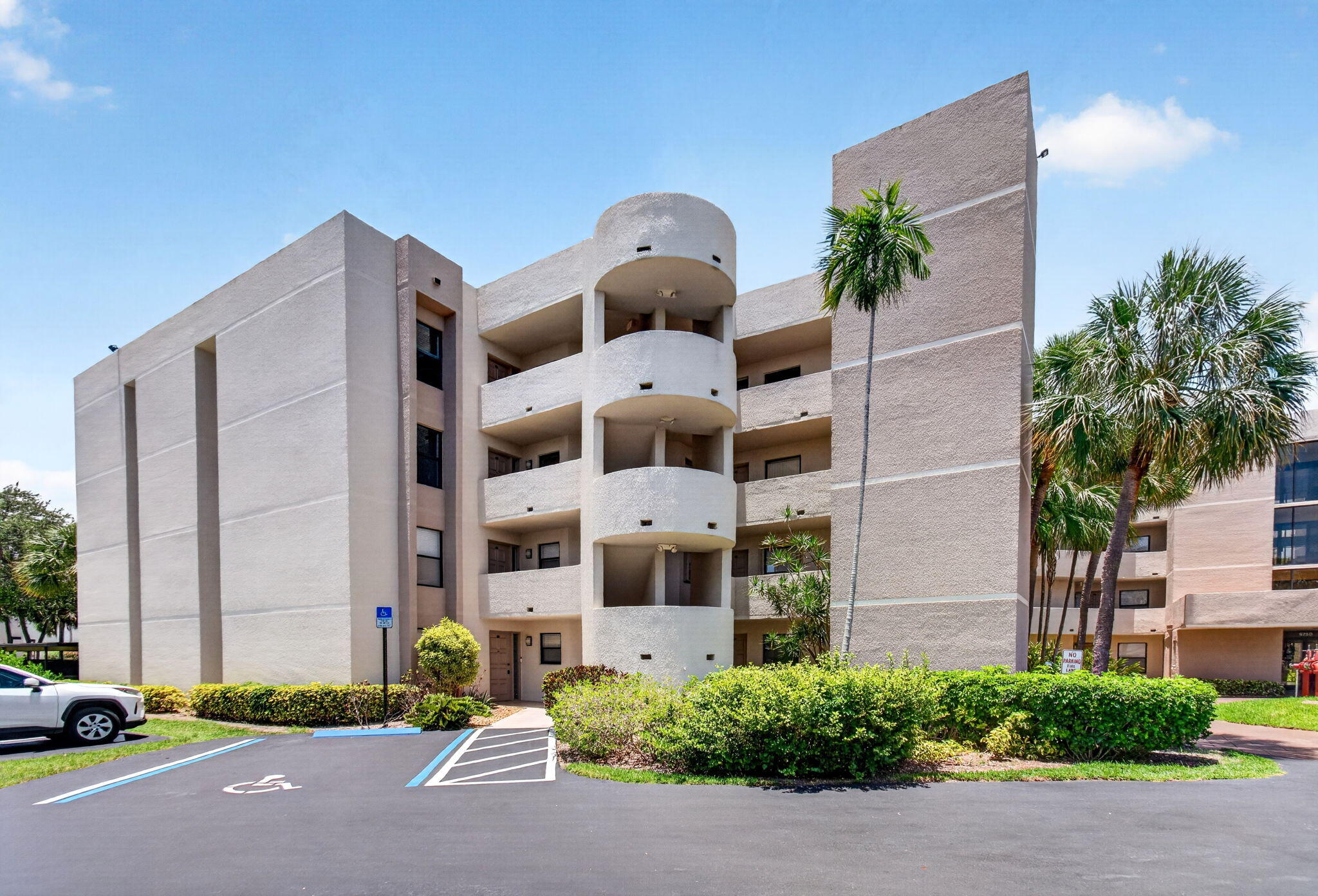 5750 Camino Del Sol 201