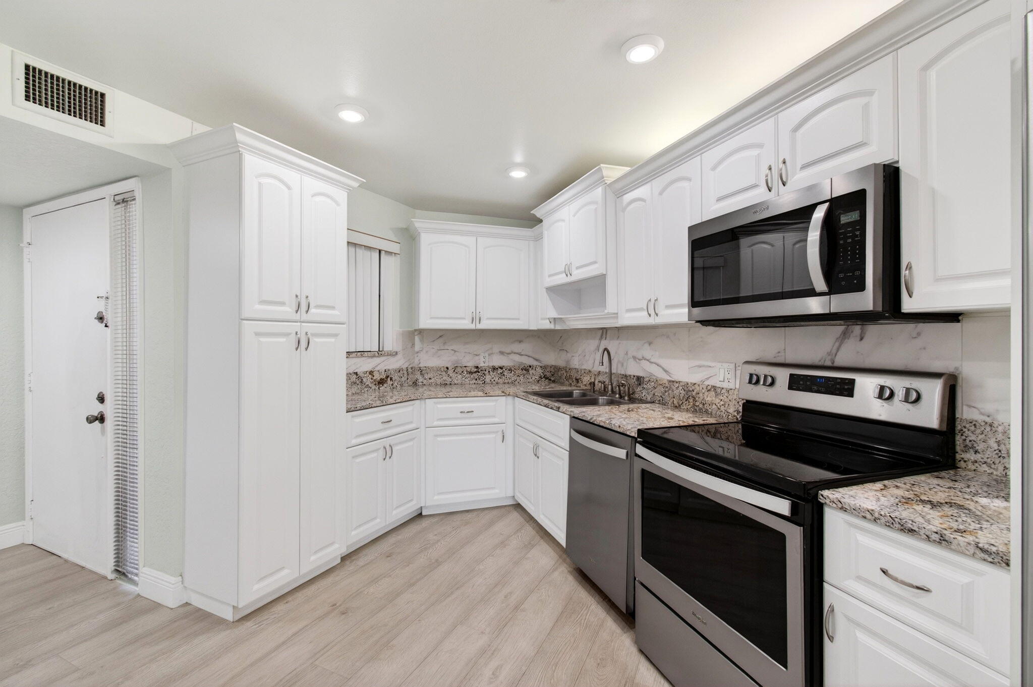 5750 Camino Del Sol 201