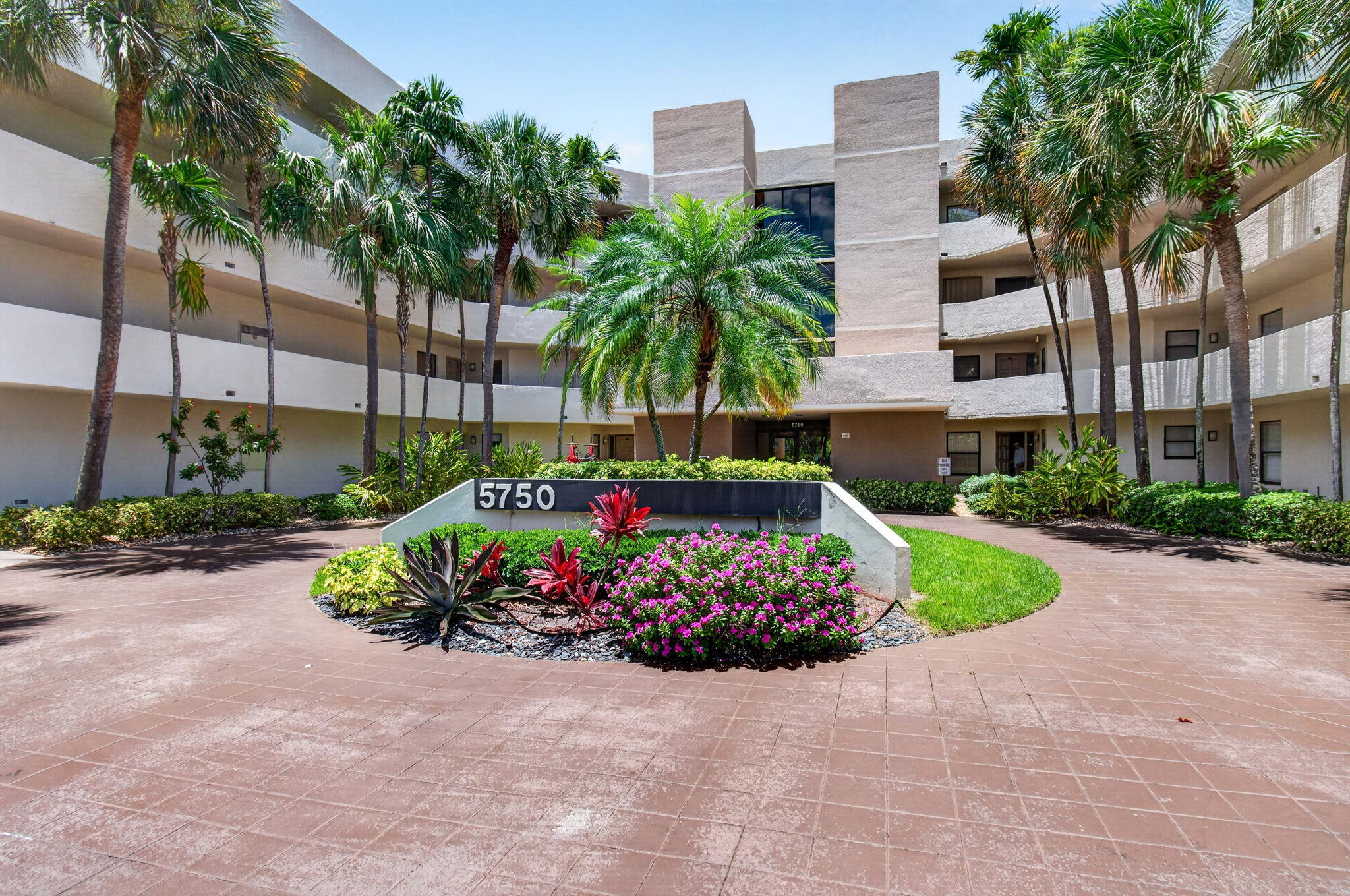 5750 Camino Del Sol 201