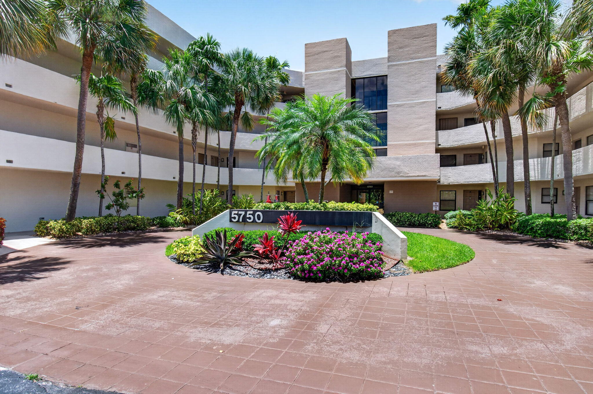 5750 Camino Del Sol 201