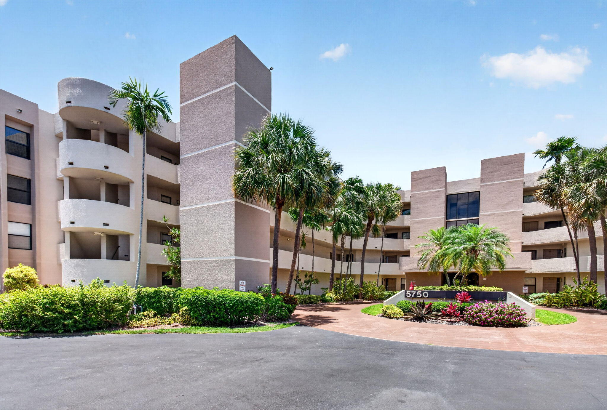 5750 Camino Del Sol 201