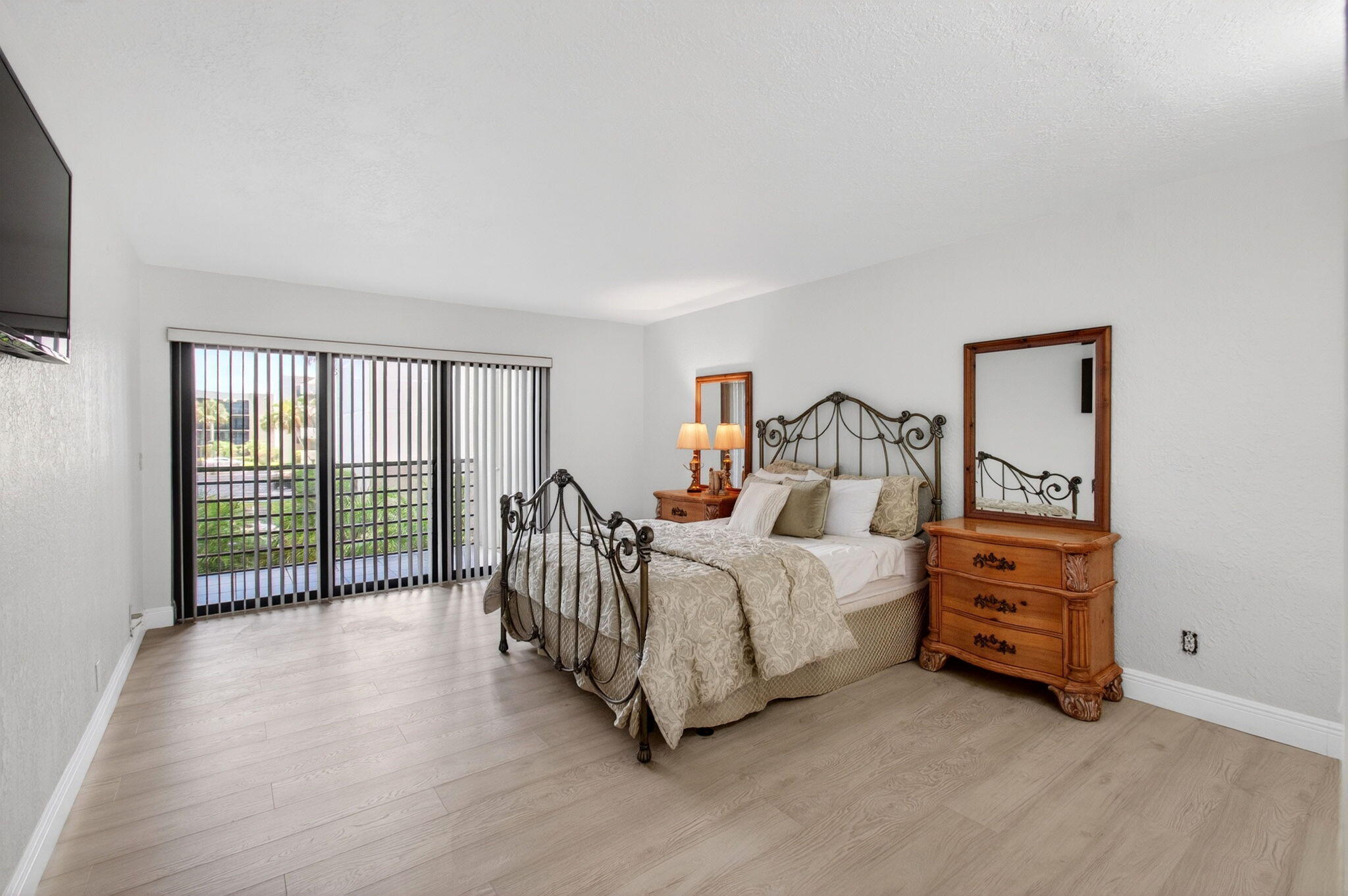5750 Camino Del Sol 201