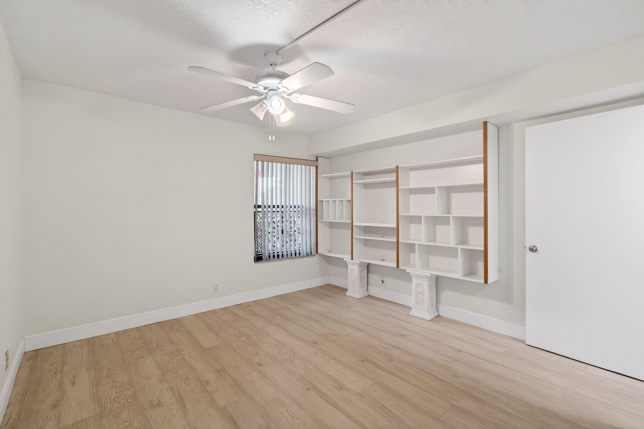 5750 Camino Del Sol 201