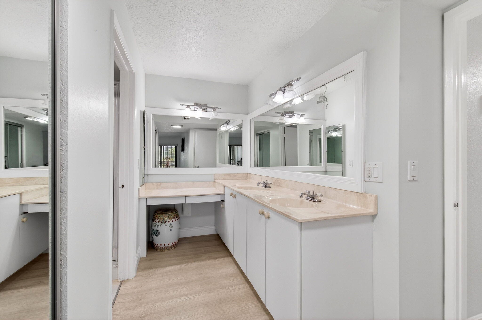 5750 Camino Del Sol 201